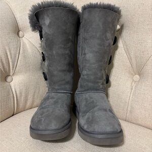 Ugg Womens Boots Size 7